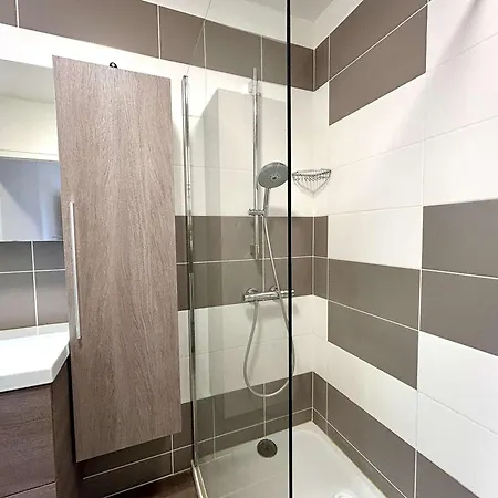 Appartement T3 Face A Avec Terrasse Et Parking Prive, 4 Couchages - Fr-1-245-97